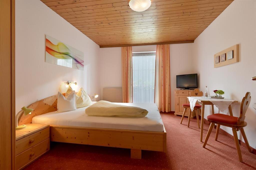 Landhaus Gredler Майрхофен Экстерьер фото