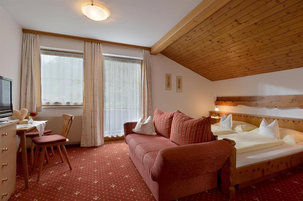 Landhaus Gredler Майрхофен Номер фото
